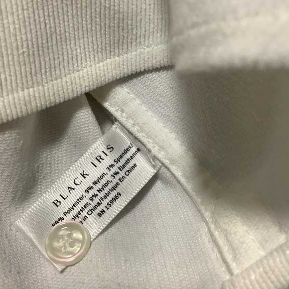 Black Iris  Button-up Top in White  (W334) - Picture 8 of 12